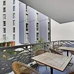 Hotel Drawing House